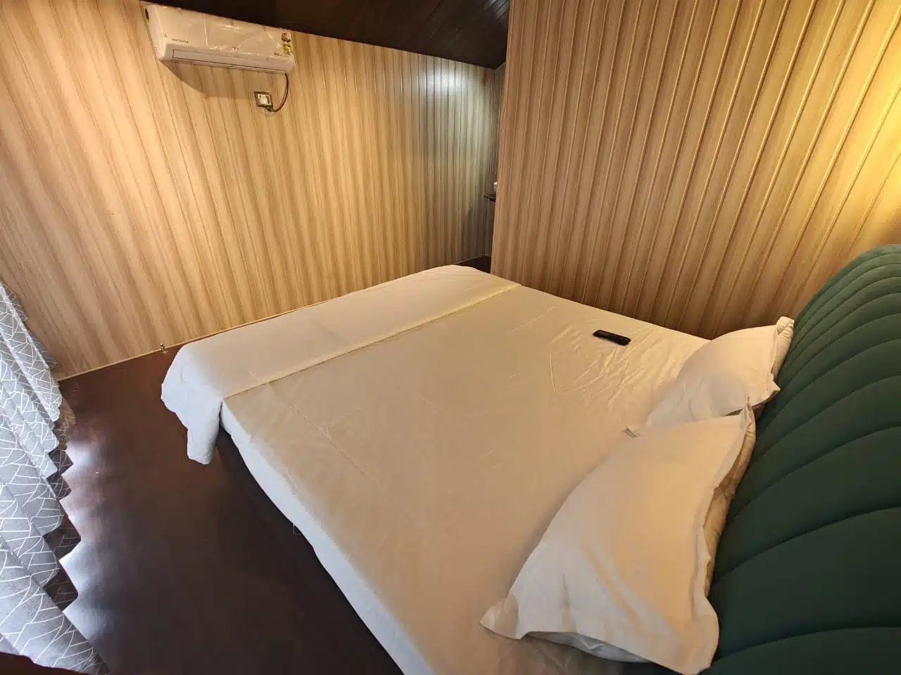 Lakeside AC Cottages 2 Lakeside AC Cottages - Image 2